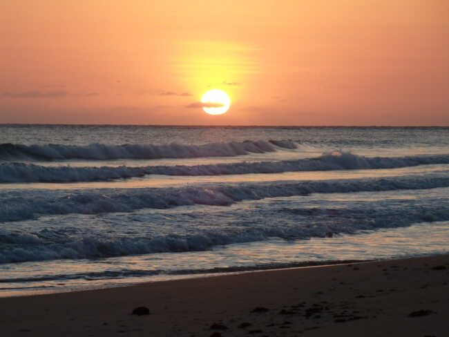 OLYMPUS DIGITAL CAMERA Sonnenuntergang über Meer